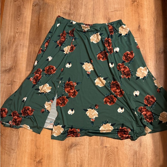 Skirt - Picture 1 of 4